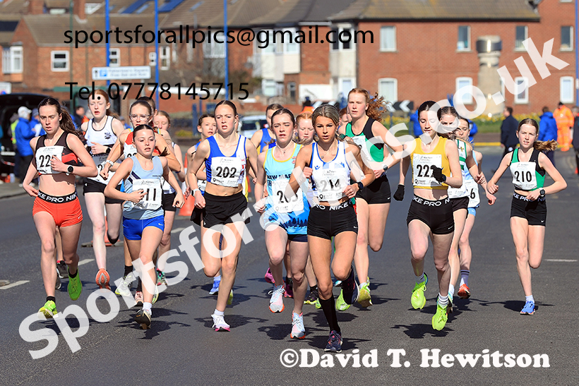 Girls under-15s 5k, 2025 Northern 12 and 6 Stage Road Relays and Junior 5k, Redcar. Photo: David T. Hewitson/Sports for All Pics